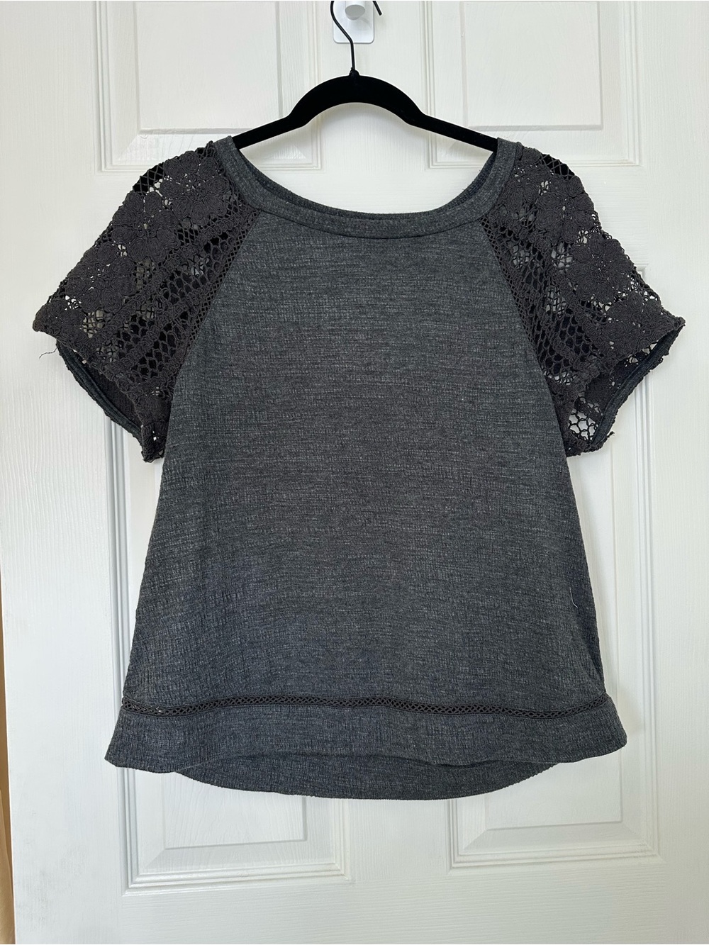 Cable & Gauge Charcoal Crochet Short-Sleeve Tee